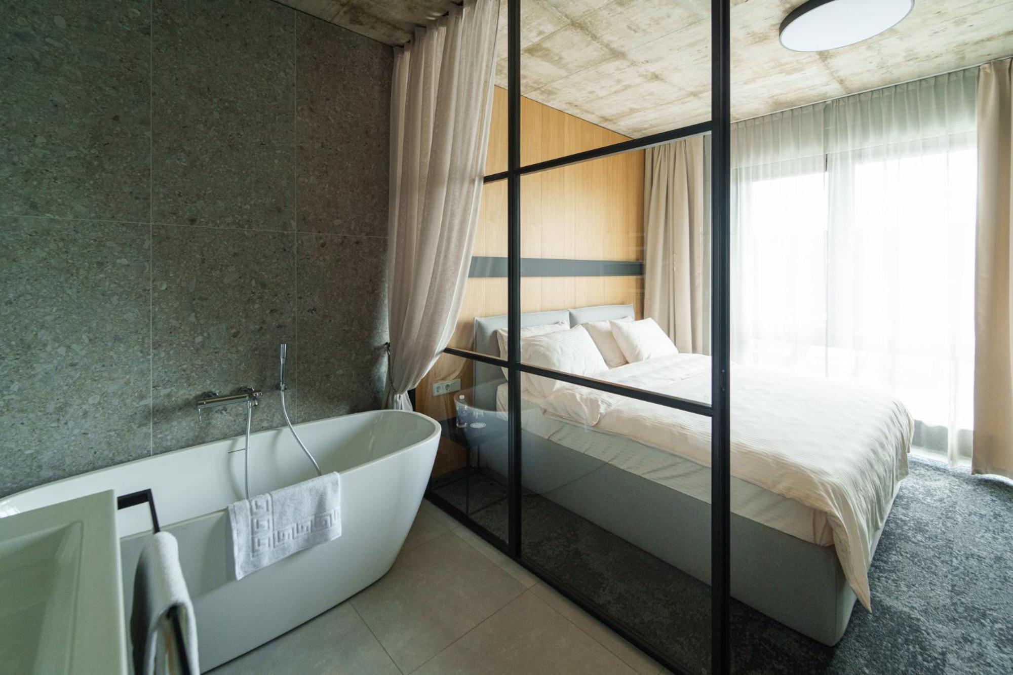 Air Hotel Karmelava Ngoại thất bức ảnh